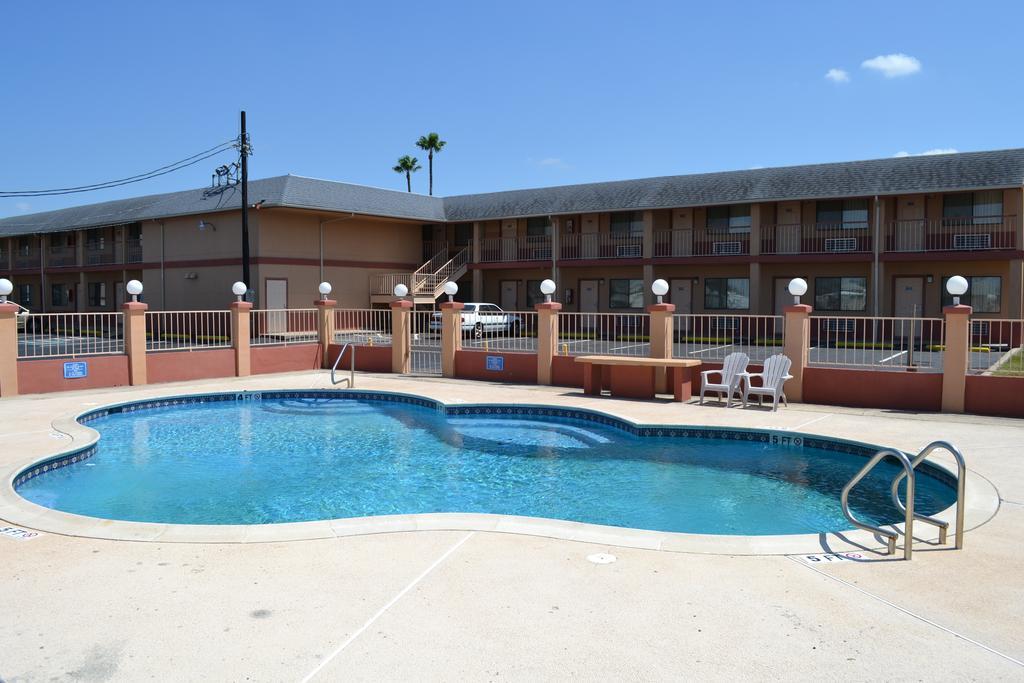 Deluxe Inn And Suites Weslaco Ngoại thất bức ảnh