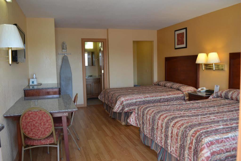 Deluxe Inn And Suites Weslaco Ngoại thất bức ảnh